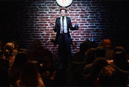 [12651] Taburete Club de Comedia